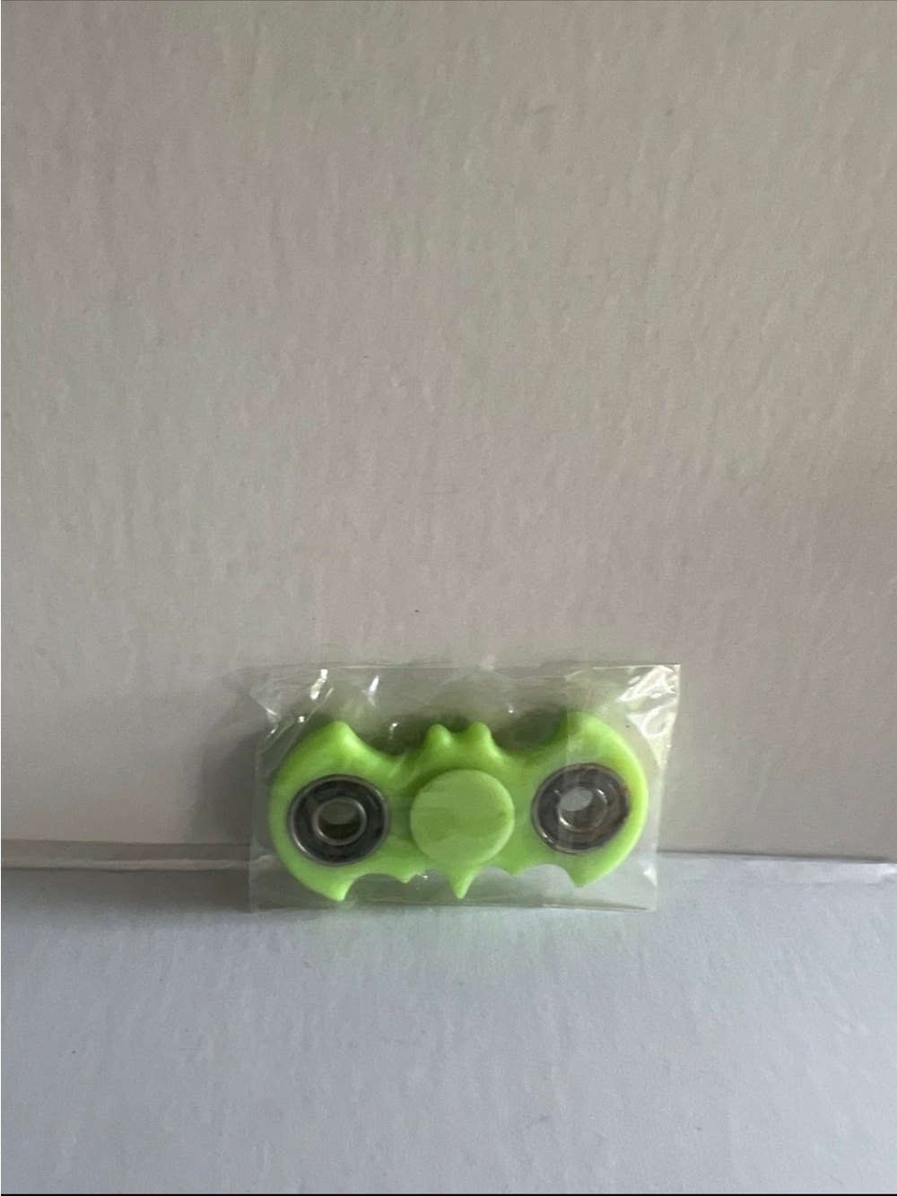 Fidget Bat Spinner Glow in The Dark New